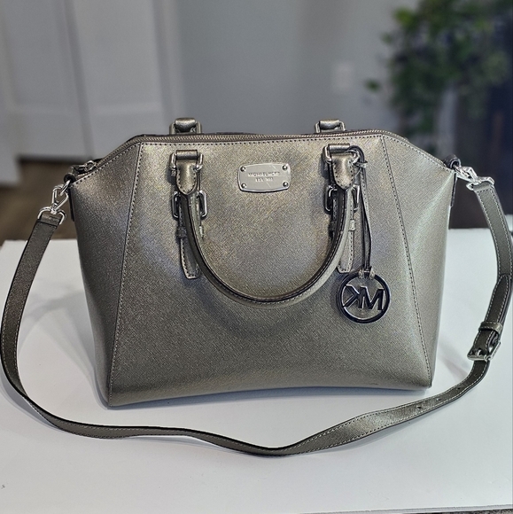 Michael Kors Handbags - LARGE MICHAEL KORS